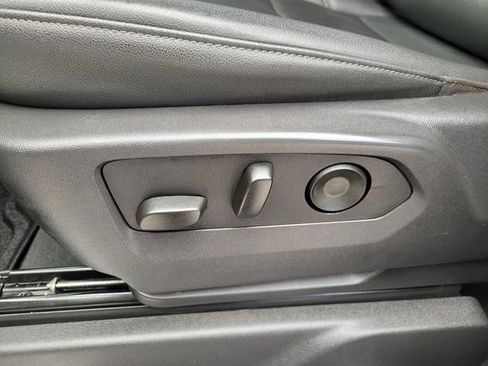 Certified 2025 Chevrolet Silverado 2500 LTZ w/ LTZ Convenience Package image 24