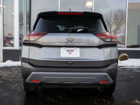 Used 2023 Nissan Rogue S image 6