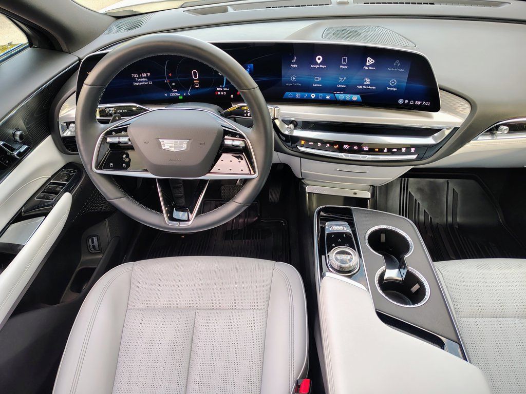 Used 2024 Cadillac Lyriq Luxury AWD/4WD image 37