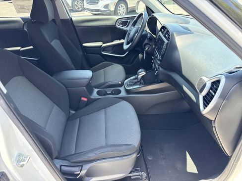 Used 2022 Kia Soul LX w/ Technology Package FWD image 28