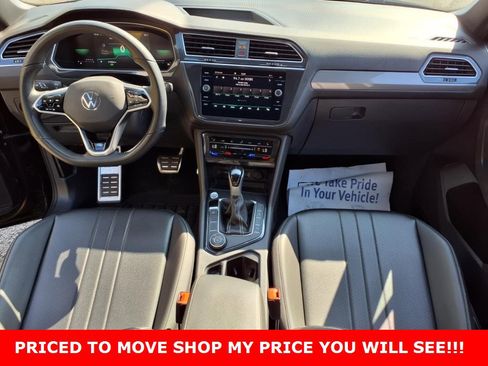 Used 2024 Volkswagen Tiguan SE R-Line image 11