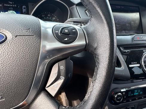 Used 2013 Ford Focus Titanium FWD image 22