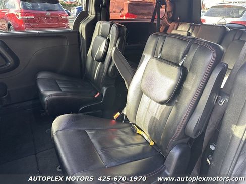 Used 2019 Dodge Grand Caravan GT image 12