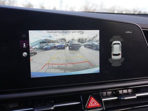 Used 2023 Kia Niro SX Touring image 43