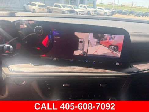 Used 2025 Chevrolet Tahoe LS AWD/4WD image 11