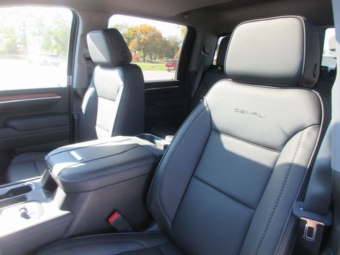 New 2026 GMC Sierra 3500 Denali w/ Denali Reserve Package image 14