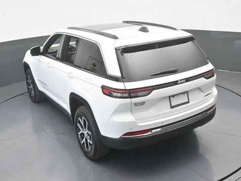 Used 2024 Jeep Grand Cherokee Limited image 55