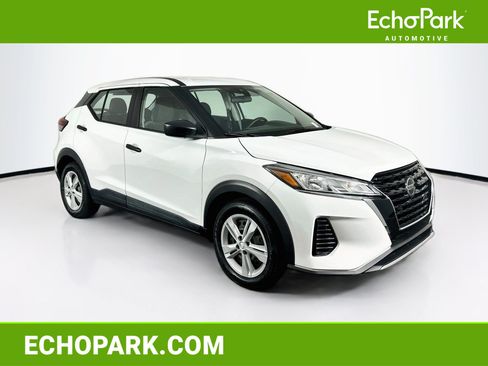 Used 2021 Nissan Kicks S FWD image 1