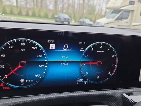 Used 2023 Mercedes-Benz CLA 250 4MATIC image 9