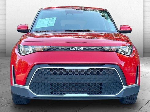 Used 2025 Kia Soul LX w/ LX Technology Package FWD image 2