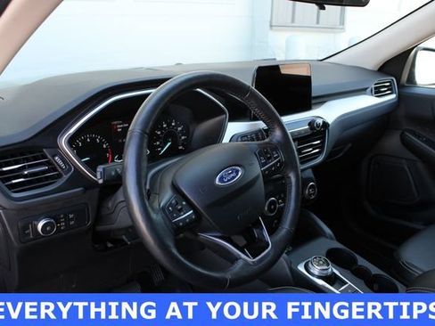 Used 2020 Ford Escape SEL image 2