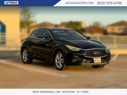 Used 2018 INFINITI QX30 w/ Cargo Package image 1