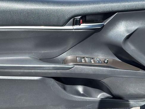 Certified 2022 Toyota Camry SE image 7