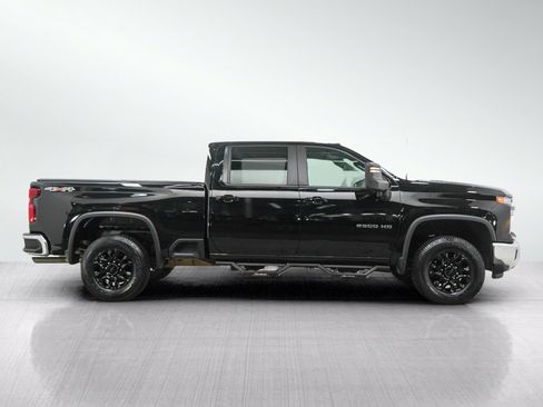 Used 2024 Chevrolet Silverado 2500 LT w/ Convenience Package AWD/4WD image 6