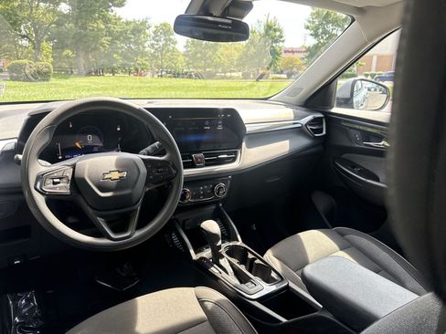 Used 2025 Chevrolet TrailBlazer LT AWD/4WD image 20