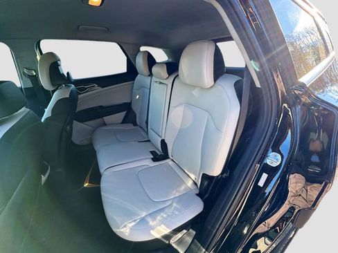 Used 2023 Kia Sportage EX image 25