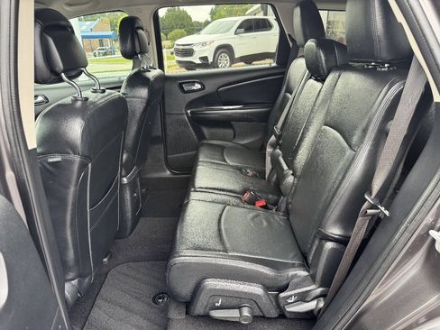 Used 2018 Dodge Journey SE w/ Popular Equipment Group FWD image 18