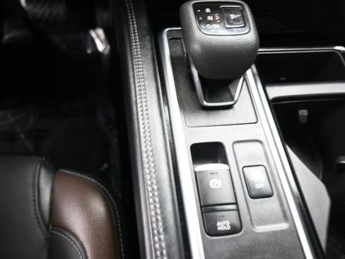 Used 2023 Nissan Pathfinder Platinum AWD/4WD image 15