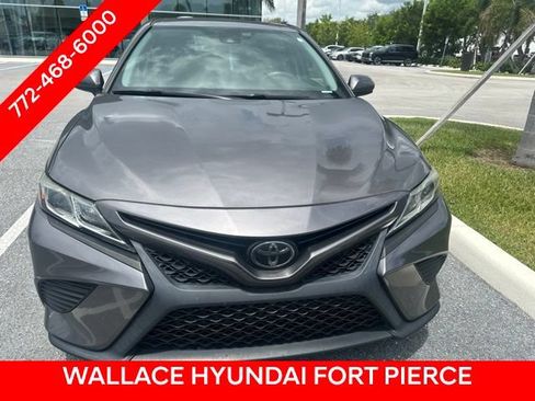 Used 2019 Toyota Camry SE FWD image 2