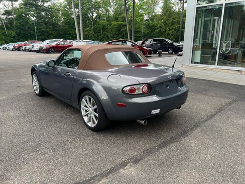 Used 2006 MAZDA MX-5 Miata Grand Touring RWD image 3