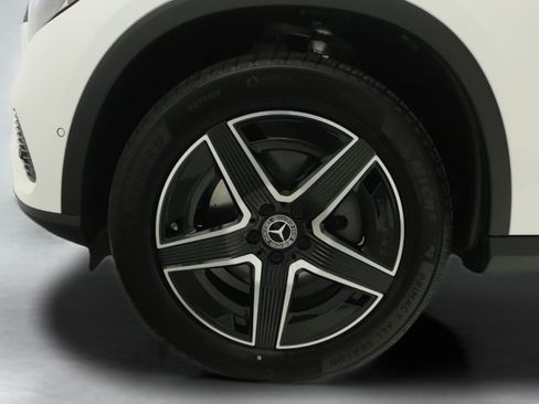 New 2026 Mercedes-Benz GLC 300 image 11