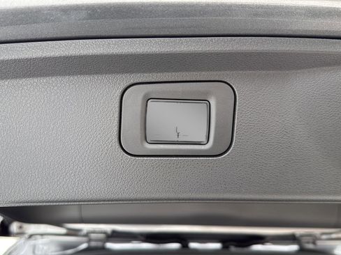 New 2026 Nissan Armada SL w/ Captain's Chari Seat Package image 10