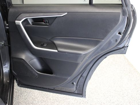 Used 2025 Toyota RAV4 LE AWD/4WD image 28