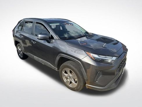 Used 2022 Toyota RAV4 XLE AWD/4WD image 8