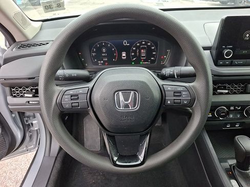 Used 2025 Honda Accord SE image 19