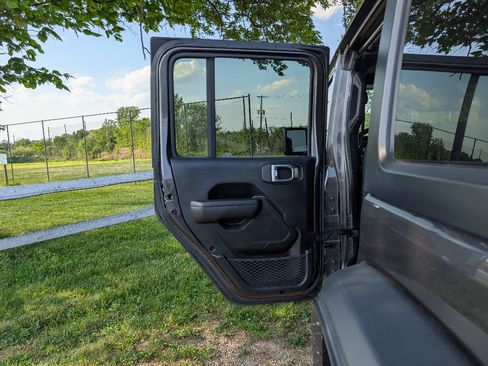 Used 2023 Jeep Wrangler Unlimited w/ Safety Group AWD/4WD image 12