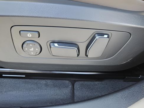 New 2025 BMW X3 xDrive30i w/ Convenience Package image 9