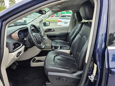 Used 2020 Chrysler Voyager Lxi FWD image 19