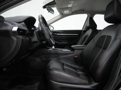 Used 2025 Nissan Altima 2.5 SR FWD image 11