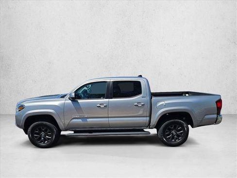 Used 2021 Toyota Tacoma SR5 RWD image 9