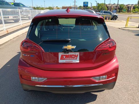 Used 2019 Chevrolet Bolt Premier w/ Infotainment Package FWD image 4