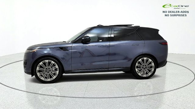 Used 2024 Land Rover Range Rover Sport SE AWD/4WD image 4