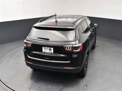 New 2026 Jeep Compass Latitude image 17