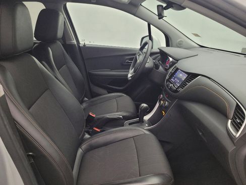 Used 2022 Chevrolet Trax LT w/ LT Convenience Package AWD/4WD image 21