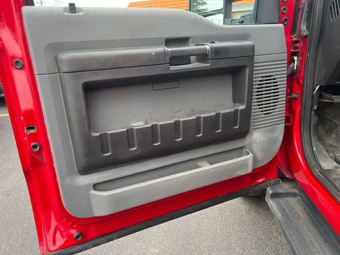 Used 2015 Ford F550 4x4 Regular Cab Super Duty image 15