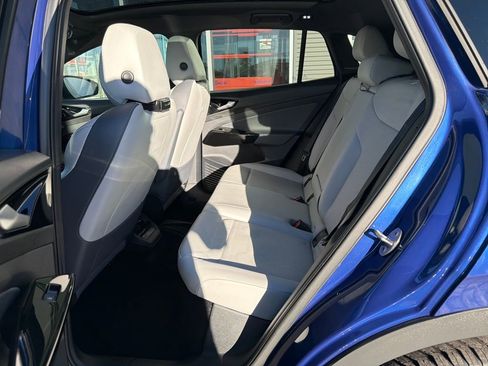 Certified 2021 Volkswagen ID.4 Pro S w/ Gradient Package image 14