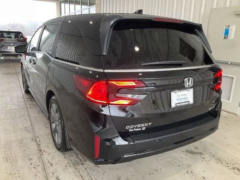 New 2026 Honda Odyssey Touring image 23