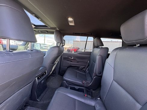 Used 2024 Lexus GX 550 image 2