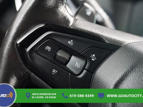 Used 2022 Chevrolet Bolt EUV Premier w/ Sun & Sound Package FWD image 21