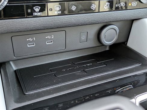 New 2025 Mitsubishi Outlander SE image 24