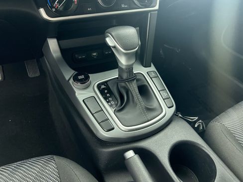 Certified 2022 Kia Seltos LX image 19