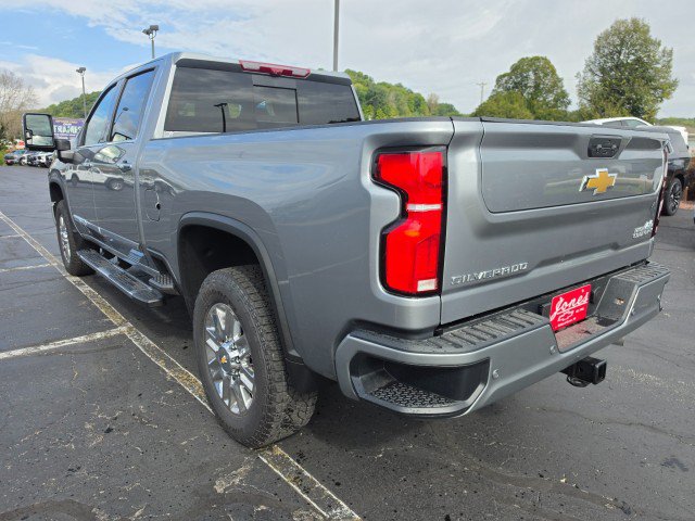New 2026 Chevrolet Silverado 2500 High Country w/ High Country Premium Package AWD/4WD image 3