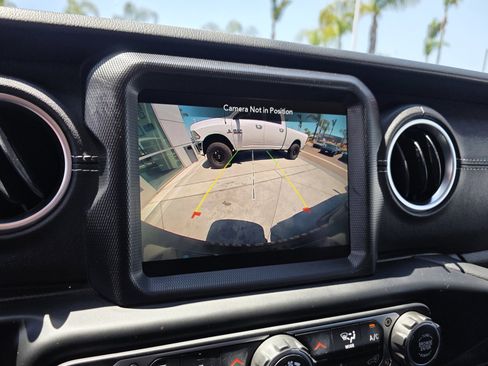 Used 2023 Jeep Wrangler Unlimited Sahara w/ Cold Weather Group AWD/4WD image 16