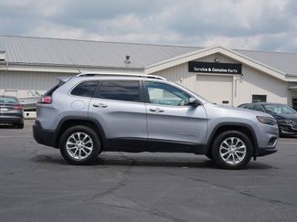 Used 2019 Jeep Cherokee Latitude w/ Popular Appearance Group AWD/4WD video 2