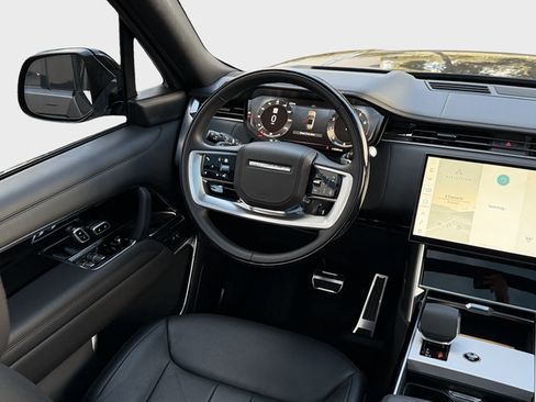 Used 2025 Land Rover Range Rover SE AWD/4WD image 14