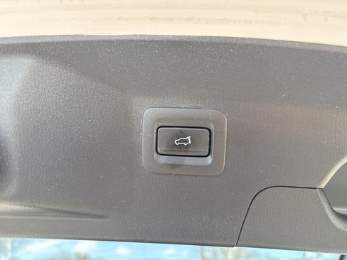 Used 2023 MAZDA CX-9 Touring image 28